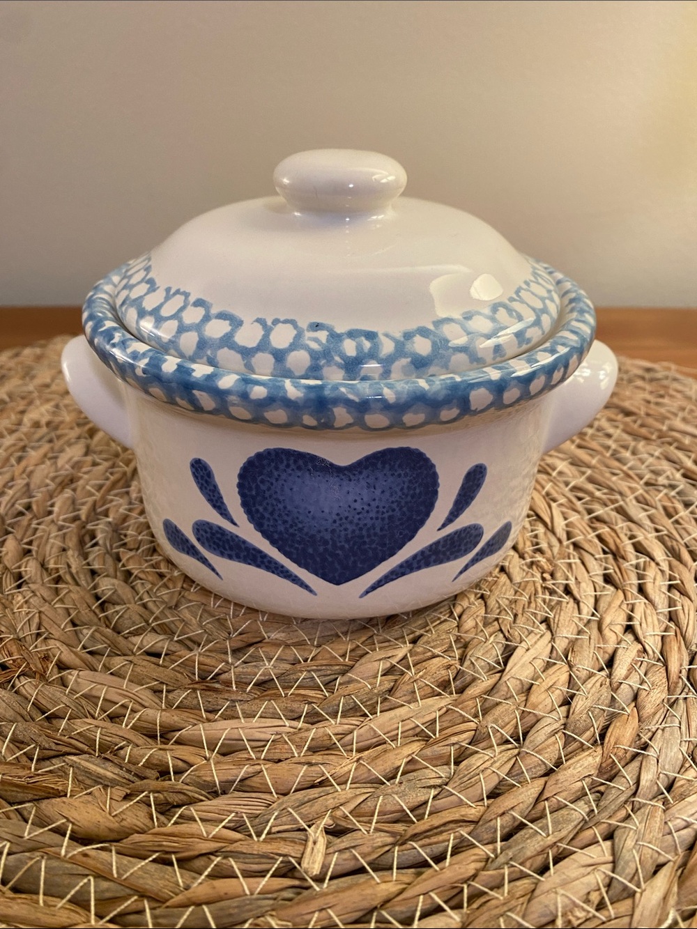 Vintage Corelle Stoneware Blue Heart Pattern Covered Soup Crock With Handles